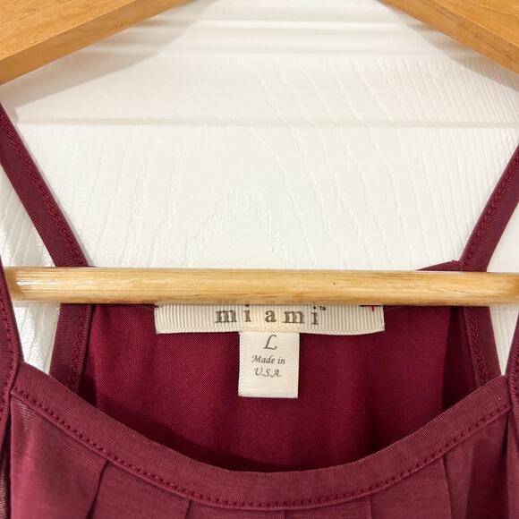 Francesca’s Mi Ami Pleated High Neck Sleeveless Tank Top Burgundy Large EUC - Picture 3 of 4
